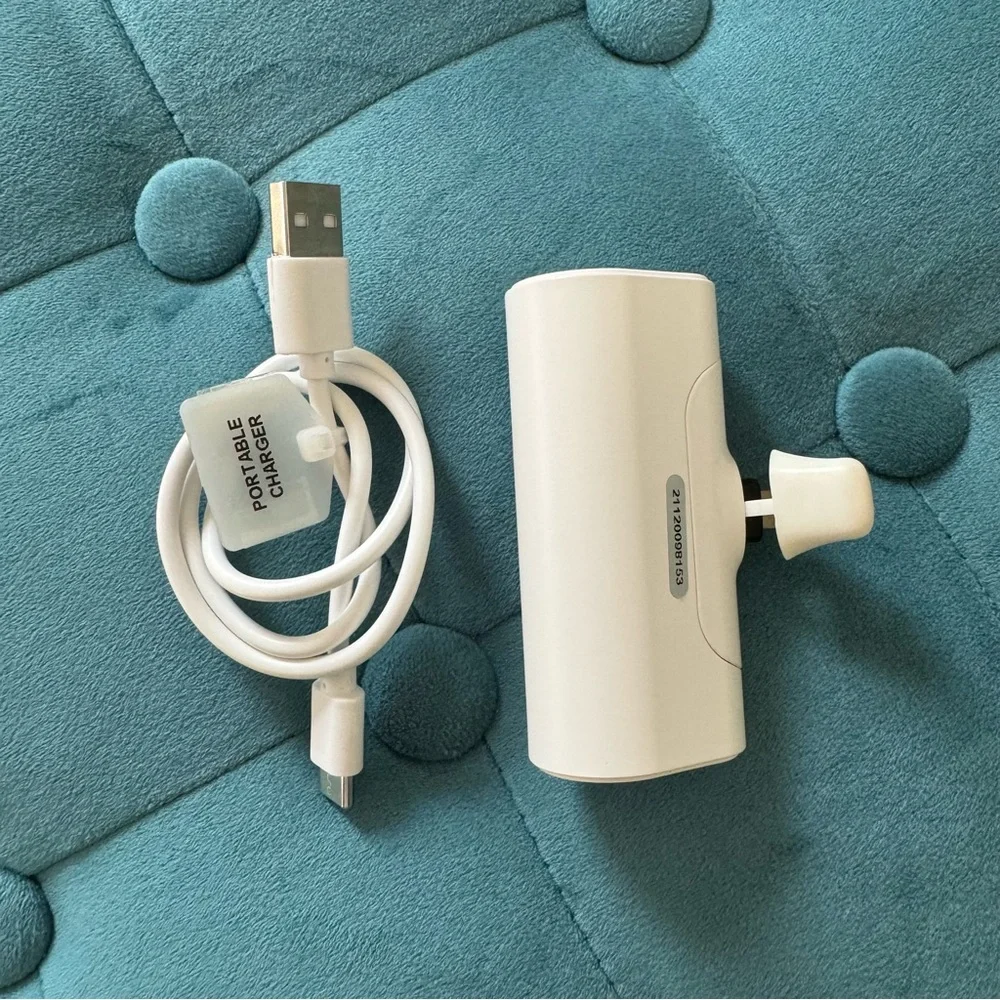 EUC iWalk small portable iPhone/iPad lightening charger